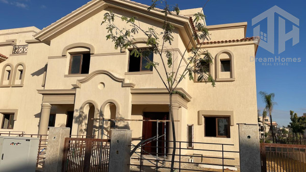 للبيع بالتقسيط villa f3 Madinaty town house