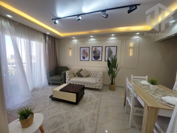 شقة اول سكن  للايجار المفروش بمدينتى بمنطقة (B12)