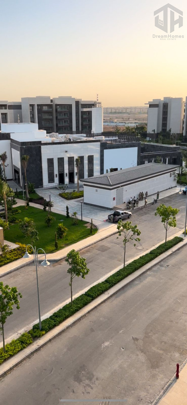 شقة  للبيع اقساط  بمدينتى "بكومبوند بريفادو " ارقى المراحل