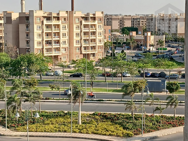 شقة بيع 116متر بمدينتى فى B10 فيو شارع جنب الخدمات